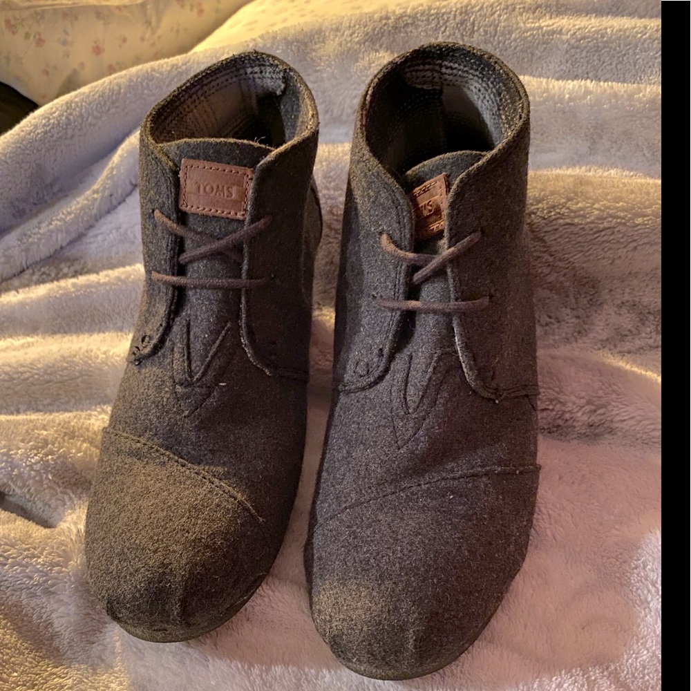 Toms Gray Herringbone Linen Desert Wedge Bootie